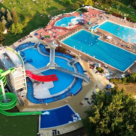 Pocitniska Hisica, Kamp Terme Ptuj, Vkljucene 4 Kopalne Karte *